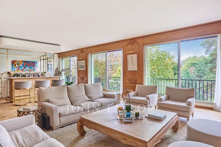 Image No.21-5 Bed Apartment for sale