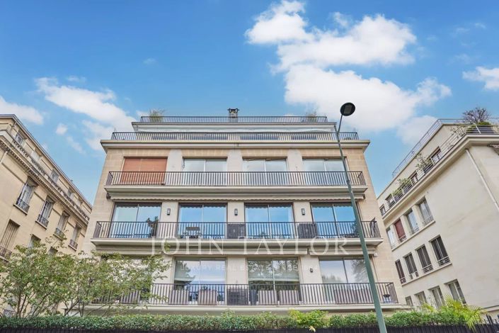 Image No.24-5 Bed Apartment for sale