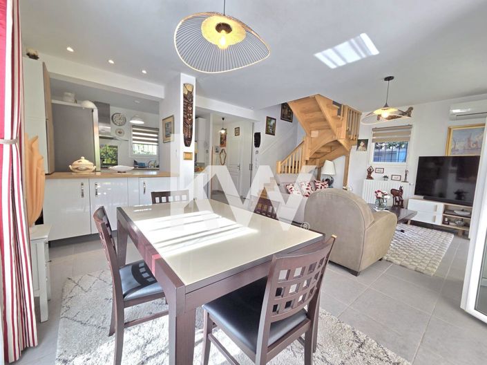 Image No.9-4 Bed House for sale