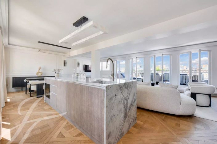 Image No.10-3 Bed Apartment for sale