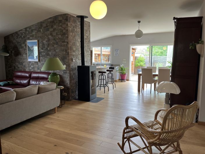 Image No.1-5 Bed House for sale