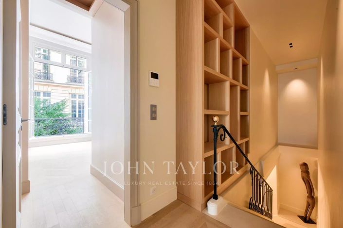 Image No.12-5 Bed Apartment for sale