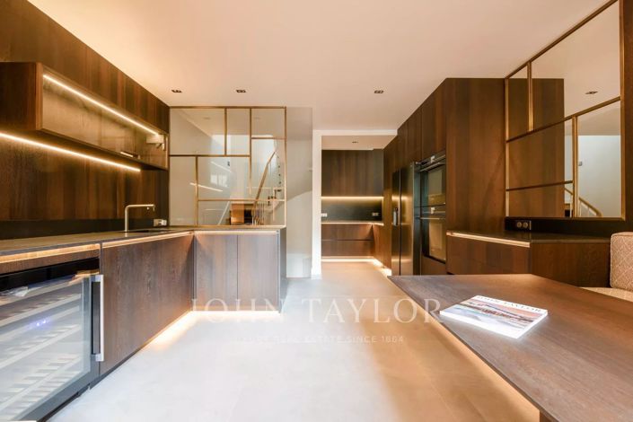 Image No.20-5 Bed Apartment for sale