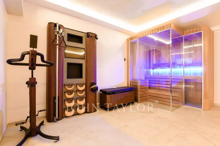 Image No.21-5 Bed Apartment for sale