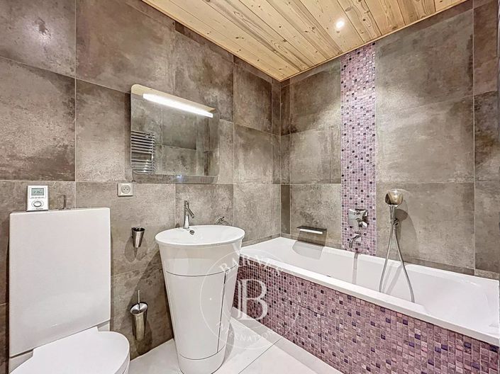 Image No.25-4 Bed House for sale