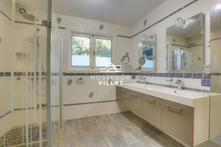 Image No.12-6 Bed House for sale