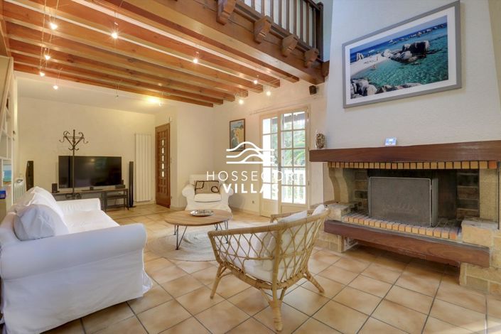 Image No.3-6 Bed House for sale