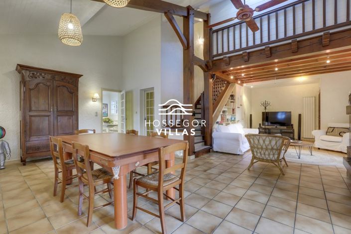 Image No.4-6 Bed House for sale