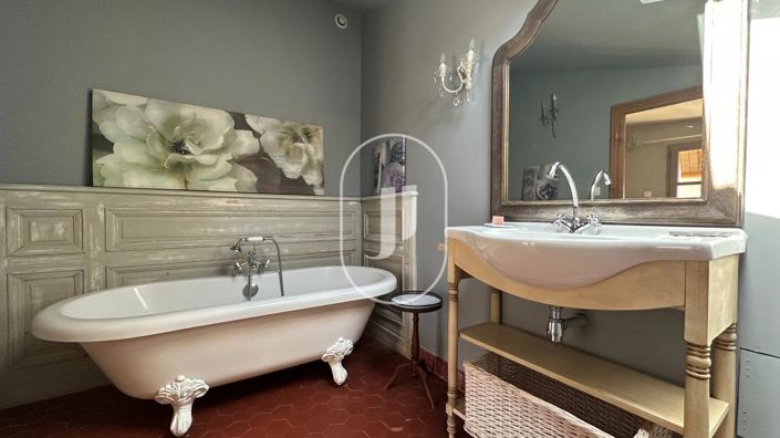 Image No.12-3 Bed House for sale