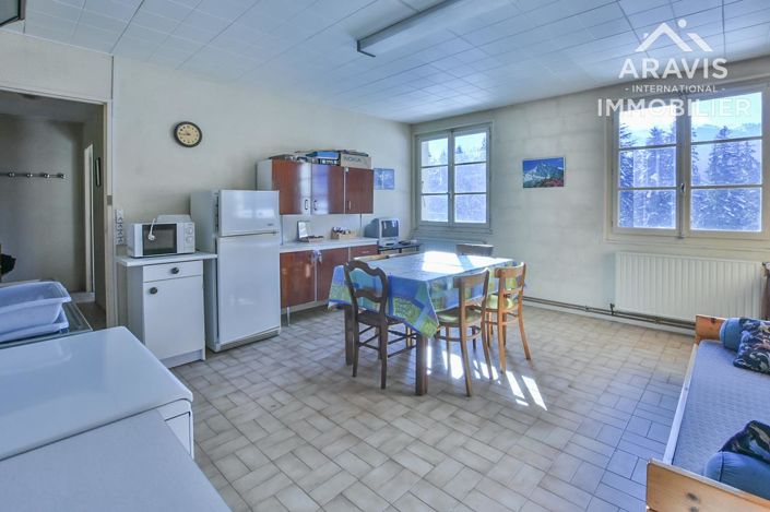 Image No.20-9 Bed House for sale