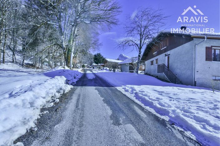 Image No.8-9 Bed House for sale