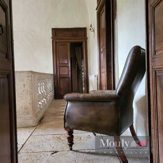 Image No.18-5 Bed House for sale