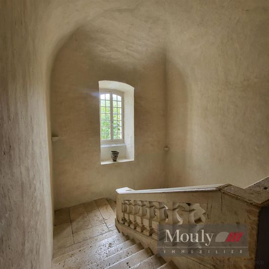 Image No.8-5 Bed House for sale