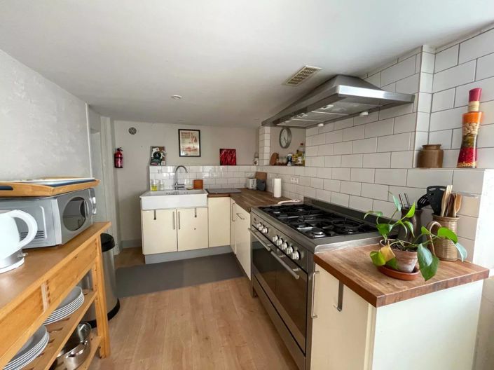 Image No.16-6 Bed House for sale