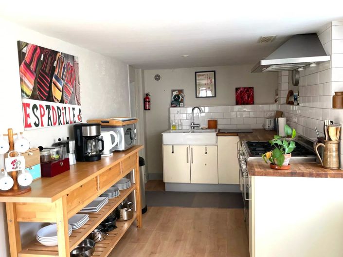 Image No.17-6 Bed House for sale