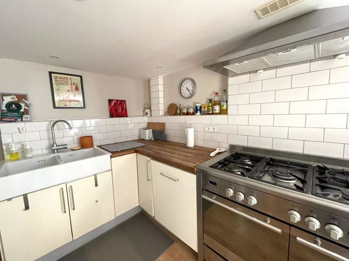 Image No.18-6 Bed House for sale