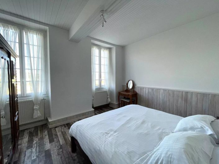 Image No.7-6 Bed House for sale