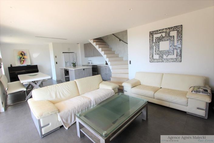 Image No.6-4 Bed House for sale