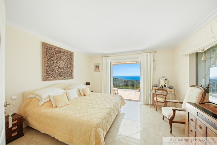 Image No.16-4 Bed House for sale