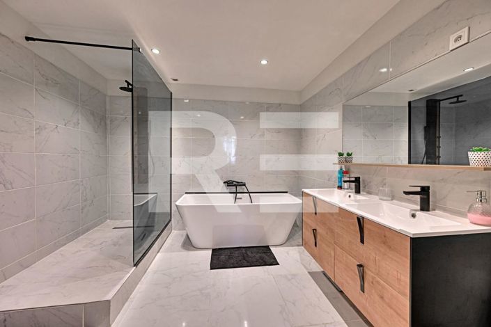 Image No.8-3 Bed Apartment for sale