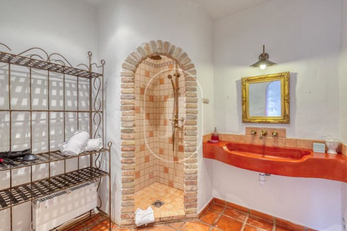 Image No.12-5 Bed House for sale