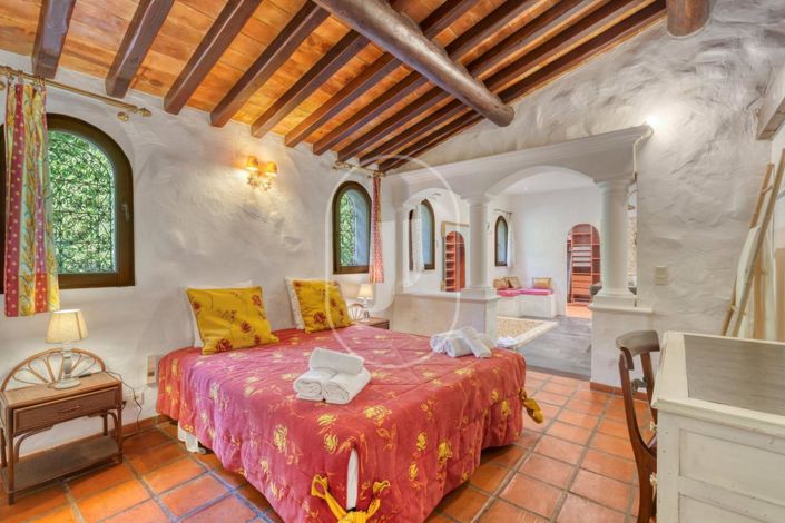 Image No.13-5 Bed House for sale