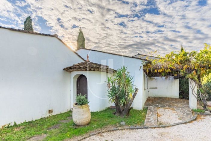 Image No.16-5 Bed House for sale