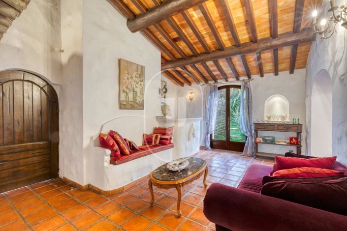 Image No.7-5 Bed House for sale