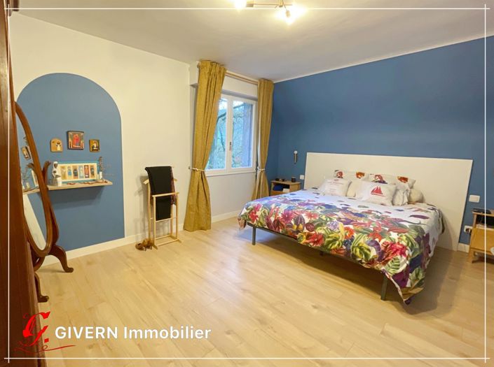 Image No.10-5 Bed House for sale