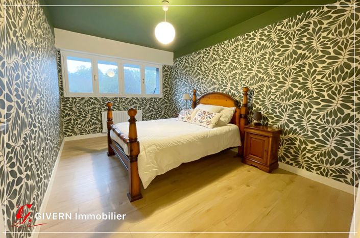 Image No.8-5 Bed House for sale