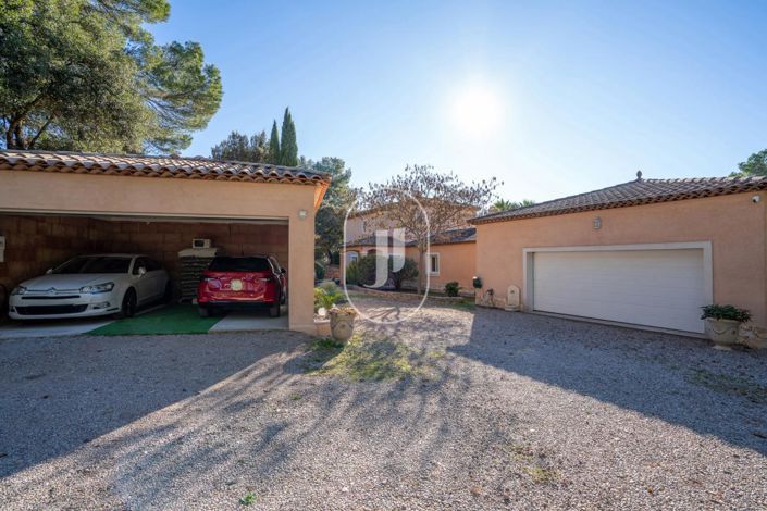 Image No.14-6 Bed House for sale