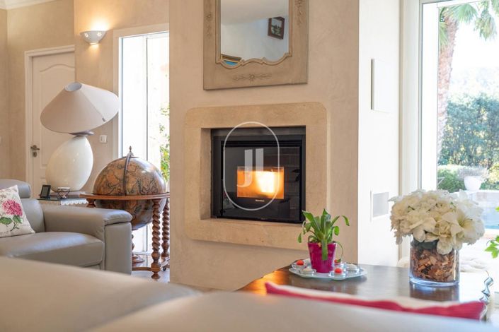 Image No.3-6 Bed House for sale