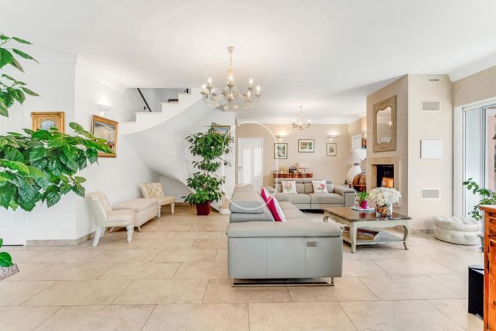 Image No.4-6 Bed House for sale