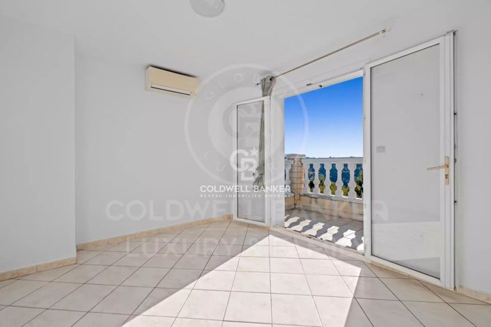 Image No.11-3 Bed House for sale