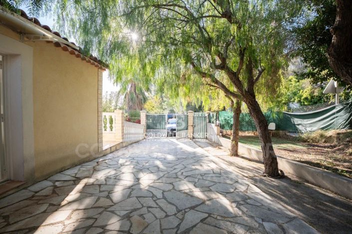 Image No.18-3 Bed House for sale