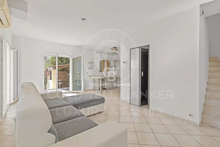 Image No.2-3 Bed House for sale