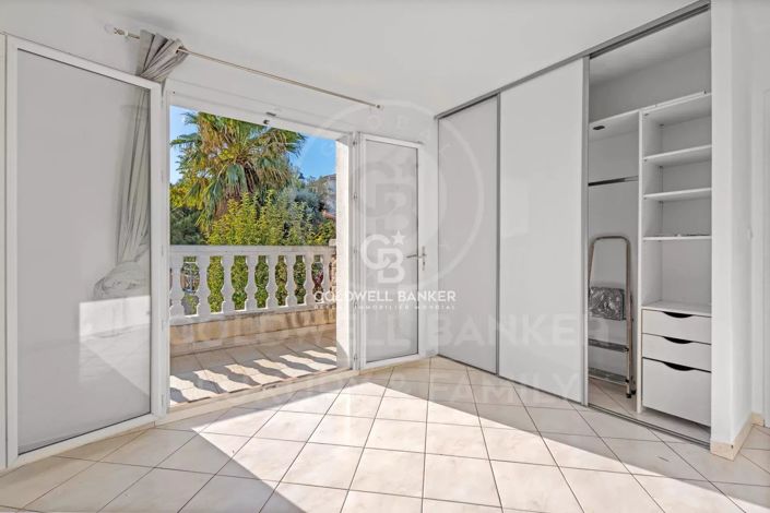 Image No.8-3 Bed House for sale