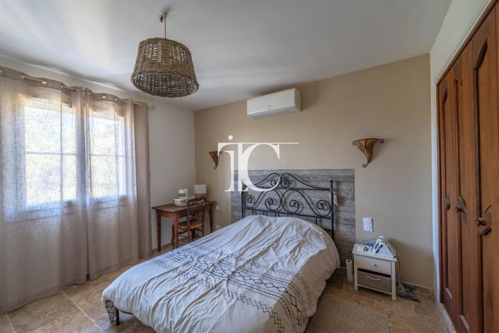 Image No.12-3 Bed House for sale