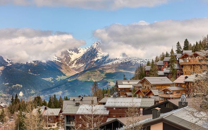 Image No.1-10 Bed House for sale