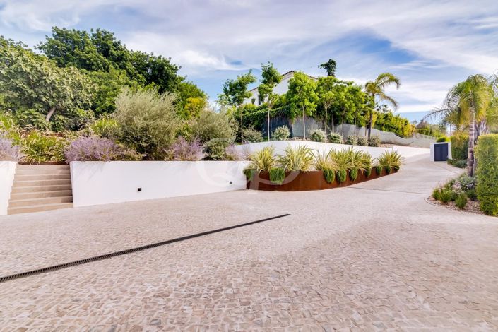 Image No.15-4 Bed House for sale