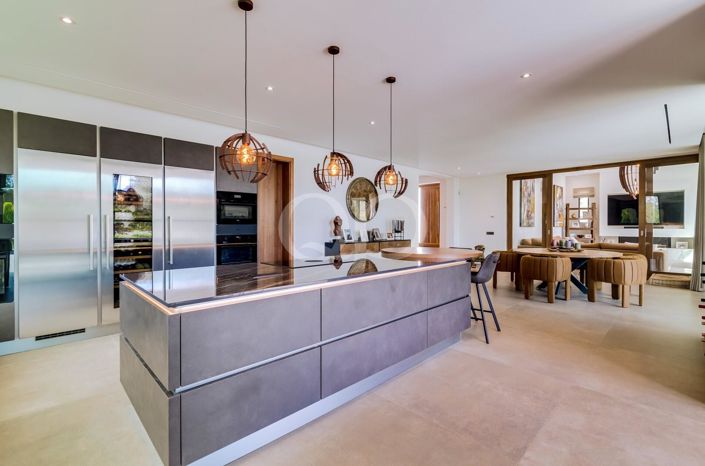 Image No.18-4 Bed House for sale