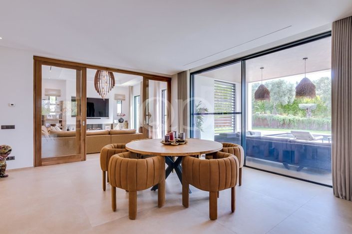 Image No.22-4 Bed House for sale