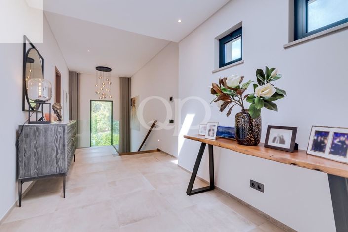 Image No.26-4 Bed House for sale