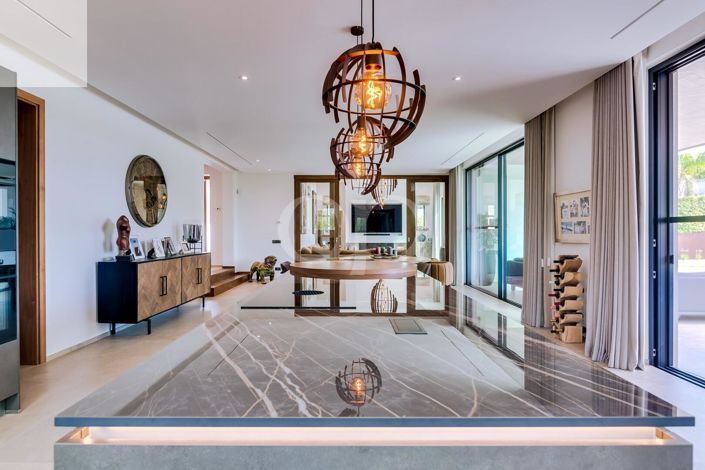 Image No.3-4 Bed House for sale