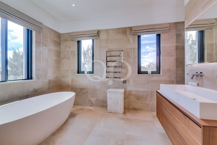 Image No.38-4 Bed House for sale