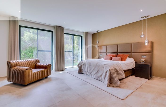 Image No.5-4 Bed House for sale