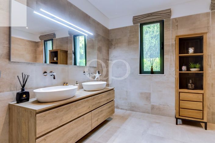 Image No.6-4 Bed House for sale