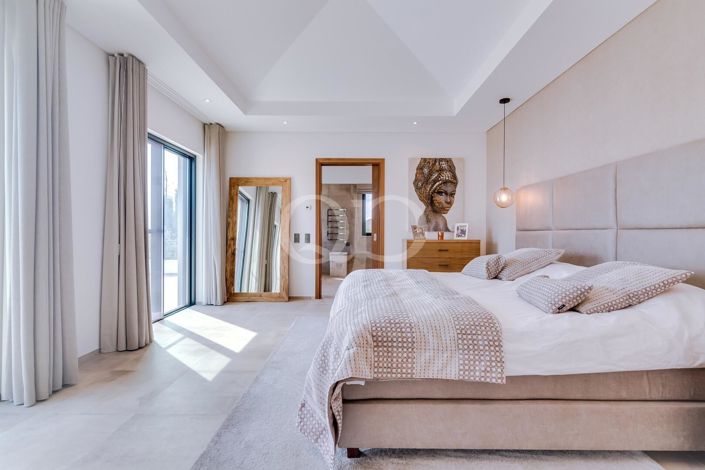 Image No.8-4 Bed House for sale