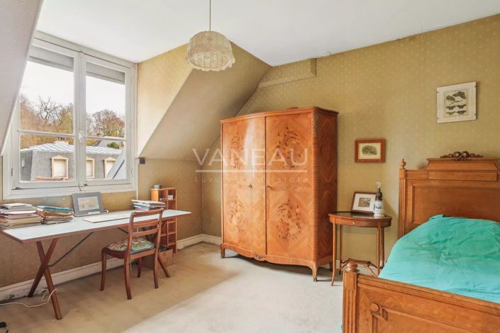 Image No.27-4 Bed House for sale