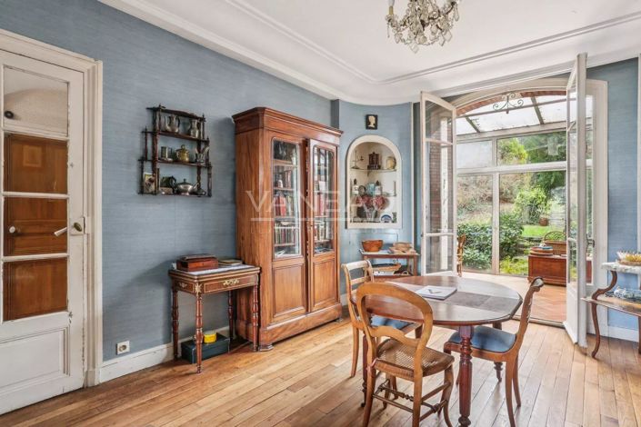 Image No.8-4 Bed House for sale